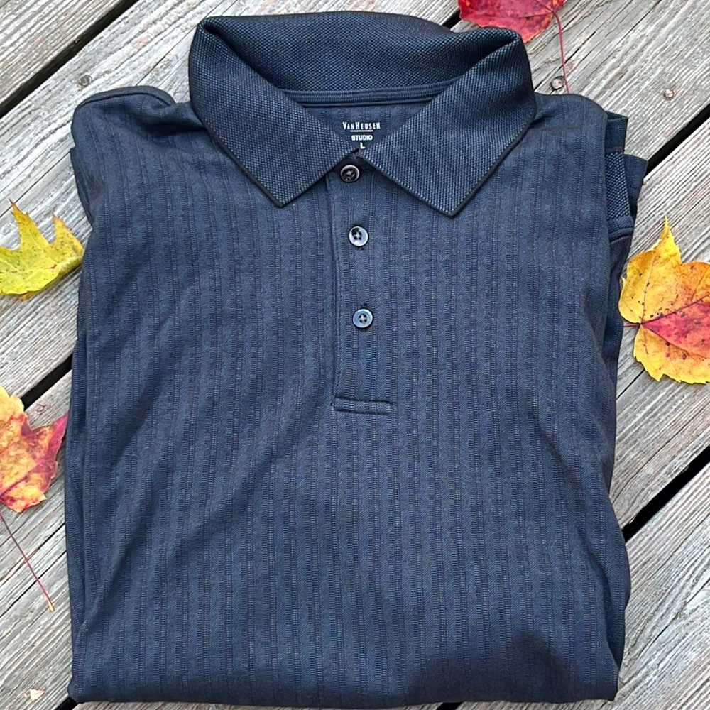 Van Heusen polo style, collared jersey L